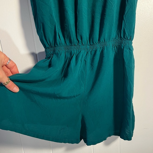 Vintage Daisy Romper - Picture 3 of 8